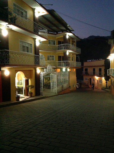 Fachada del Hotel San Pedro Juquila