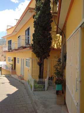 Fachada del Hotel San Pedro Juquila